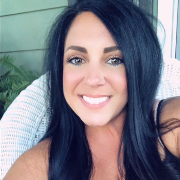 Meet your Posher, Ashley - Picture 1 of 3